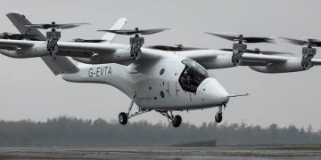 Vertical Aerospace logra el primer despegue vertical del VX4 sin amarre