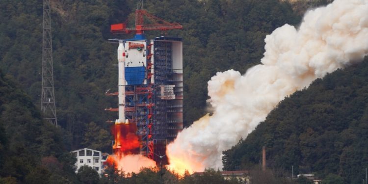 China lanzó un nuevo satélite de telecomunicaciones