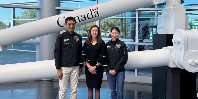 Los astronautas de la JAXA completaron su entrenamiento en robótica en Canadá
