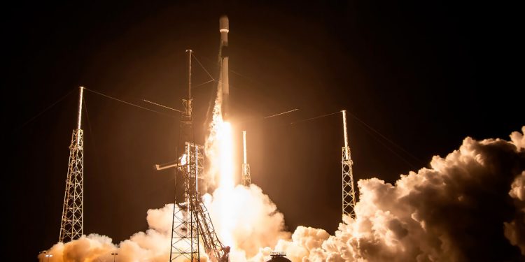 SpaceX completa con éxito la misión Bandwagon-2