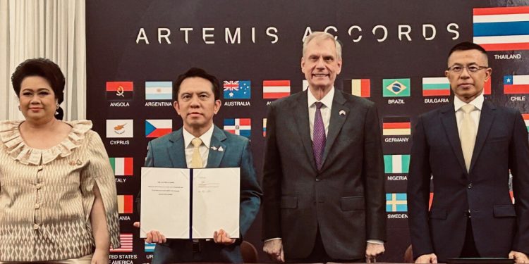 Tailandia firma los Acuerdos Artemisa