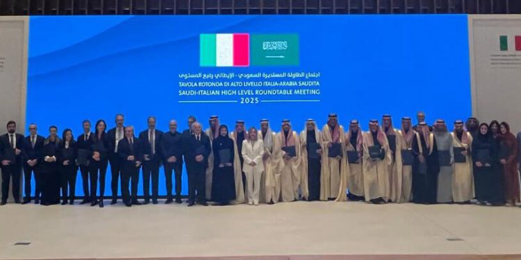 Acuerdo entre Arabia Saudí y Leonardo para ampliar la colaboración en el sector aeroespacial y de defensa