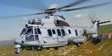 Airbus entrega a Francia dos de los ocho nuevos helicópteros H225M encargados