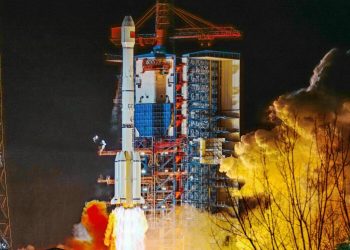 China lanza el satélite de prueba Shijian-25 para reabastecimiento orbital