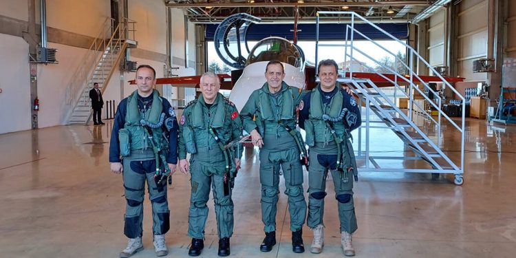 El JEMA español probó el avión de entrenamiento turco Hürjet