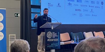 Raúl Verdú, CBDO & co-founder de PLD Space, durante su intervención en SSSIF2025.