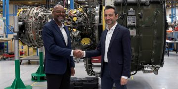 Rob Griffiths, vicepresidente de Pratt & Whitney, visita Iberia Mantenimiento