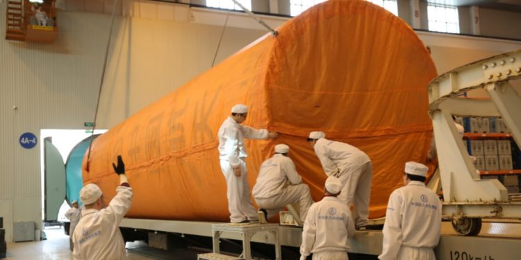 China avanza en su próxima misión tripulada con el cohete Long March 2F Yao-21