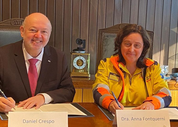 El rector de la UPC, Daniel Crespo, y la directora del SEM, Anna Fontquerni i Gorchs
