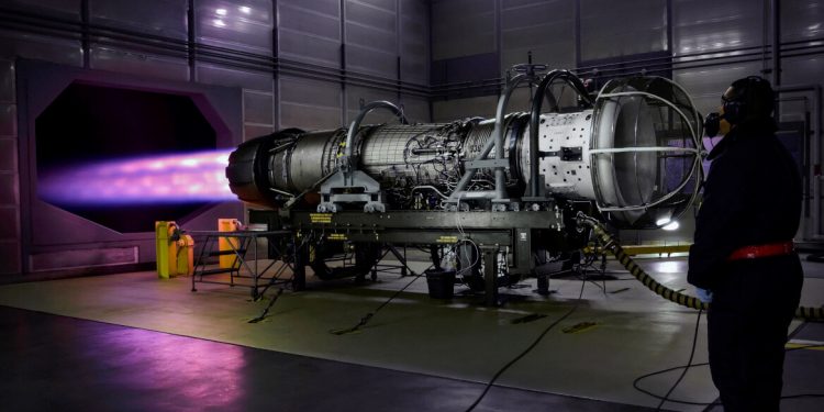 GE Aerospace logra un contrato de 5.000 millones de dólares con la Fuerza Aérea de EEUU para los motores del F110