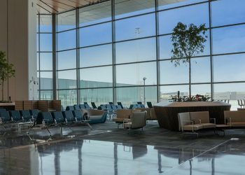 Hamad amplía su aeropuerto antes de la temporada alta