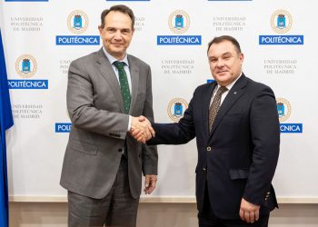 UPM y COPAC sellan una alianza para impulsar la formación en aviación comercial