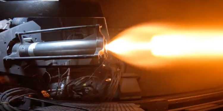 Artemisa utilizará sistemas de aterrizaje tripulado, proporcionados por SpaceX y Blue Origin