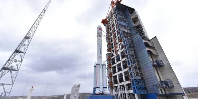 China lanzó seis nuevos satélites