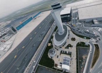 El aeropuerto de Estambul opera con triple pista
