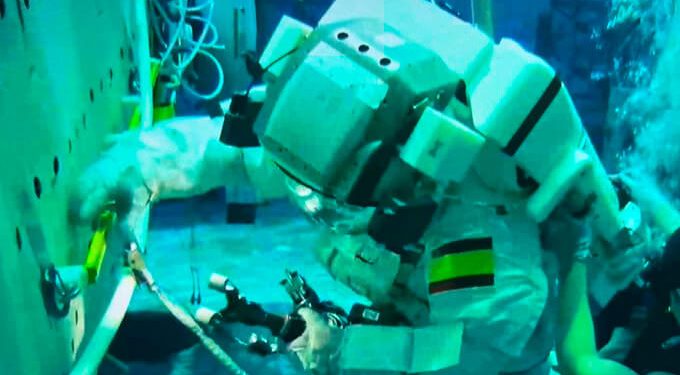 El astronauta español Pablo Álvarez regresó a Houston para su décimo entrenamiento en la Nasa  