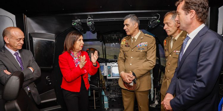 España estrena el primer simulador europeo del Chinook CH-47F