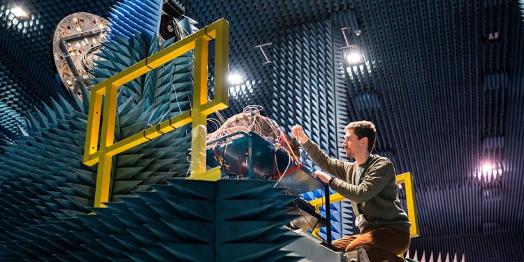 La ESA probó en una cámara sin ecos un nuevo concepto de formación de haz de radio