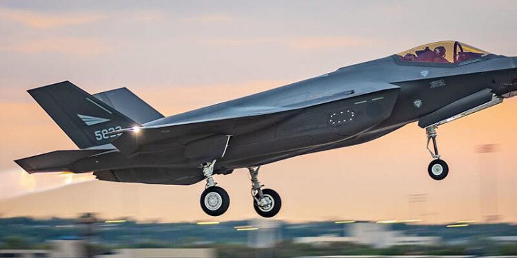 Lockheed Martin entregó los F-35A números 51 y 52 a la Real Fuerza Aérea Noruega