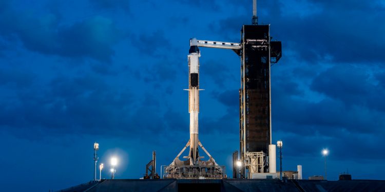 SpaceX completa con éxito la misión CRS-32 a la Estación Espacial Internacional