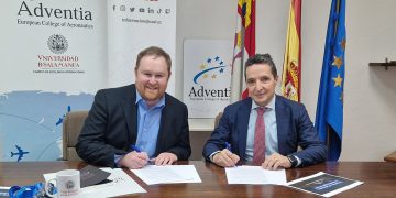 Adventia y Airline Flight Academy impulsa la inserción laboral en Ryanair