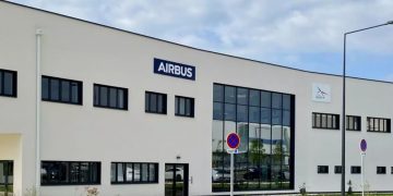 Airbus estrena nueva instalación para apoyo y mantenimiento de los aviones A400M de la Fuerza Aérea de Francia 260525