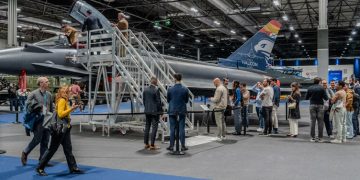 Airbus exhibe un Eurofighter a escala real en Madrid