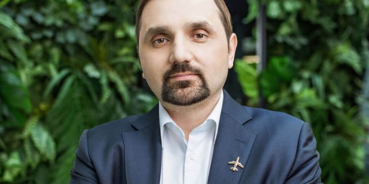 Juozas Lapeika, director general adjunto de Mantenimiento de Base de FL Technics,