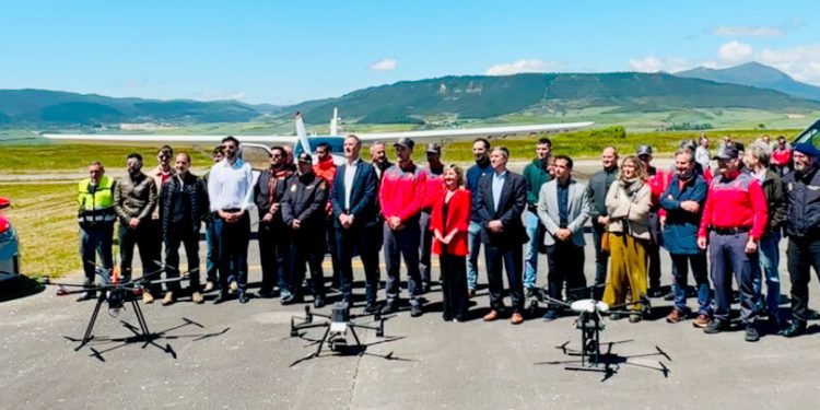 La consejera de Interior, Función Pública y Justicia del Gobierno de Navarra, Amparo López con el resto de autoridades