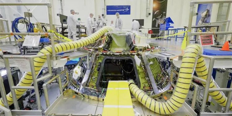 La nave espacial Orion para Artemisa III cobra vida en el Centro Espacial Kennedy de la Nasa