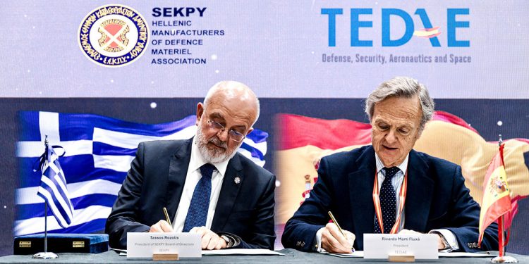 Tassos Rozolis, presidente de SEKPY, y Ricardo Martí Fluxá, presidente de TEDAE