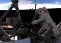 Los astronautas de la estación espacial china realizaron una salida extravehicular