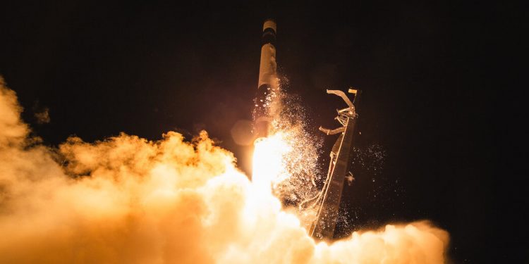 Rocket Lab lanzó una misión con cuatro satélites