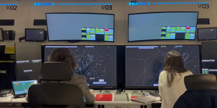 Startical logra la primera comunicación VHF de la historia desde el espacio entre piloto y controlador