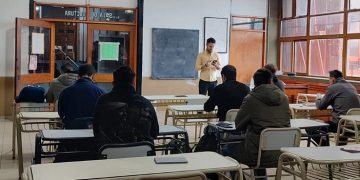 Alumnos examinándose en Argentina. Fuente: Aviation Group