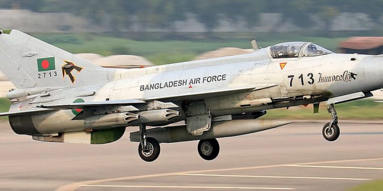 Bangladesh Air Force F-7 BGI. Fuente: Shadman Samee.