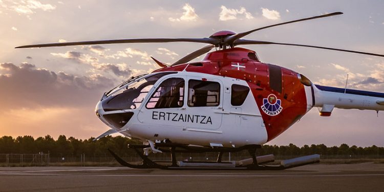 La Ertzaintza recibe su segundo H135 de Airbus. Fuente: Airbus Helicopters/Antonio Tomás