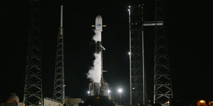 SpaceX lanzó la misión comercial GTO-1