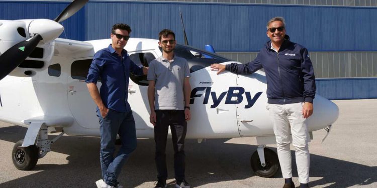 Tecnam entrega el primer P2006T NG a FlyBy Aviation Academy. Fuente: Tecnam