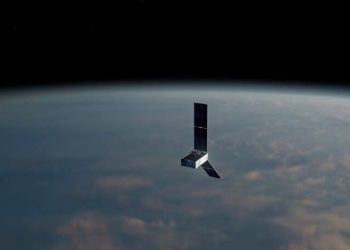 Concepción artística que representa uno de los dos CubeSats PREFIRE idénticos que orbitan la Tierra. Fuente: Nasa/JPL-Caltech