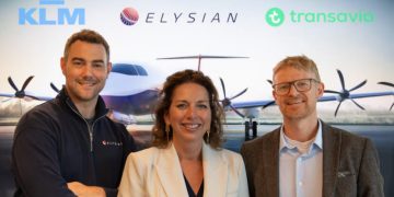 DANIEL ROSEN JACOBSON (ELYSIAN), JOLANDA STEVENS (KLM) Y OLIVER NEWTON (TRANSAVIA). FUENTE: ELYSIAN AIRCRAFT
