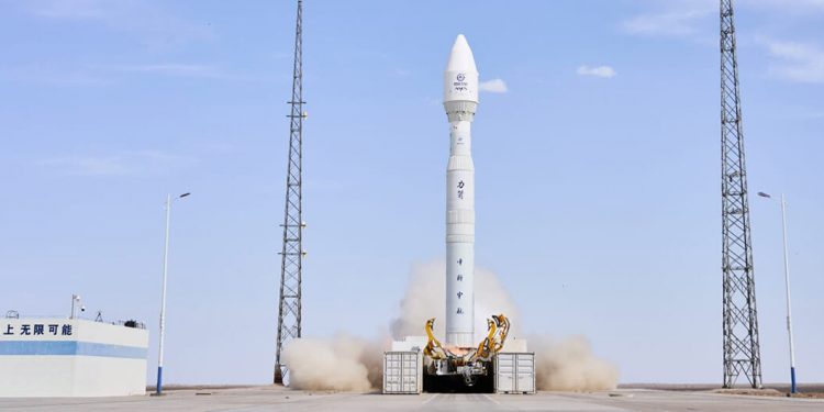 México coloca en órbita sus primeros satélites ThumbSat: Fuente: THUMBSAT