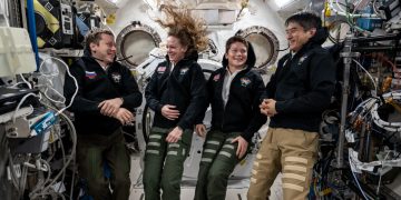 Miembros de la tripulación SpaceX-10 de la NASA. Fuente: NASA.