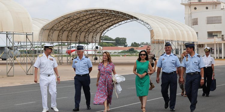 Visita de la ministra de Defensa a la academia general del aire y del espacio. Fuente:Iñaki Gómez/MDE