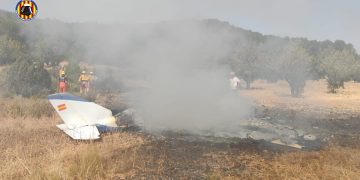 Mueren dos personas al estrellarse una avioneta en Valencia. Fuente: Consorcio Provincial de Bomberos de Valencia.