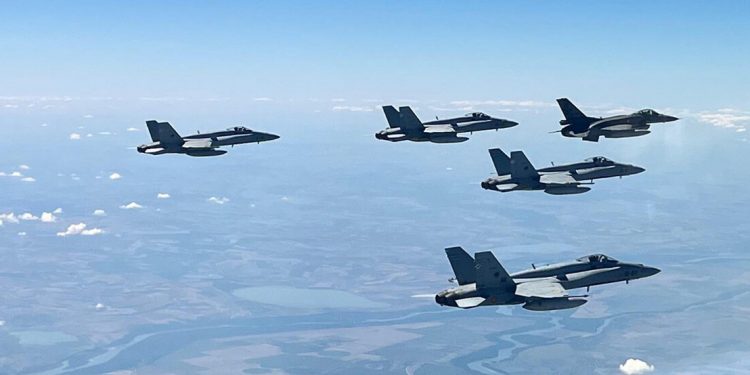 España despliega seis cazas F-18 en Islandia en el marco de la misión de Policía Aérea de la OTAN. Fuente: Ministerio de Defensa.