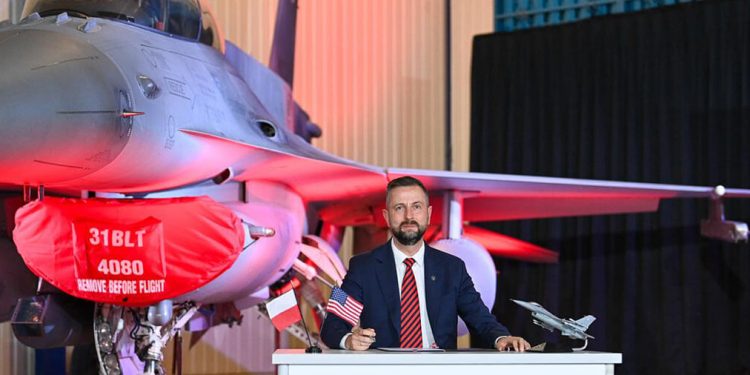 Polonia moderniza sus aviones F-16. Fuente: Gobierno de Polonia.