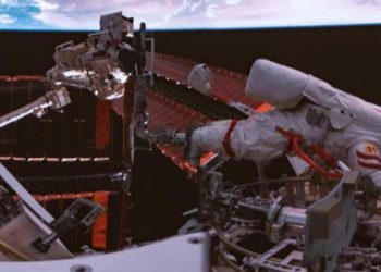 Astronautas chinos completaron la cuarta serie de tareas fuera de la estación espacial Tiangong. Fuente: Xinhua/ Li Minggang