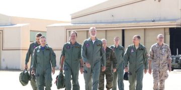 El Rey se dirige al A400M para embarcar. Fuente: Casa Real