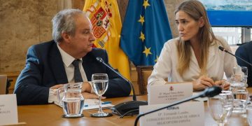La vicepresidenta del Gobierno y ministra para la Transición Ecológica y el Reto Demográfico, Sara Aagesen, y el ministro de Industria y Turismo, Jordi Hereu. Fuente: Ministerio de Industria